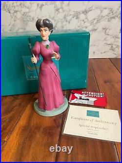 Classics Walt Disney Villain Collection Cinderella Lady Tremaine Stepmother