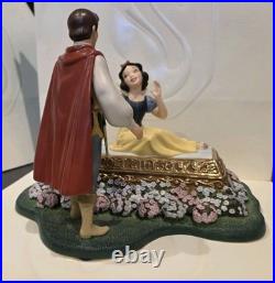 Defective Wdcc Snow White And The Seven Dwarfs A Kiss Brings Love A Prin G3d