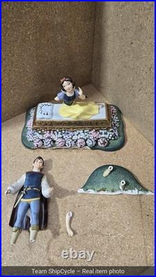 Defective Wdcc Snow White And The Seven Dwarfs A Kiss Brings Love A Prin G3d