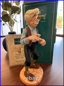 Disney Classics Collection Pinocchio'Good-bye Son' Geppetto Ceramic Figurine Disney Classics Collection Pinocchio'Good-bye Son' Geppetto Ceramic Figurine