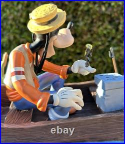 Disney LARGE FISHING FOLLIES GOOFY AND WILBUR IN BOAT boxed L. E. 17/1000 mint