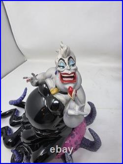 Disney Villains WDCC Ursula at Vanity Devilish Diva Member Sculpture