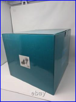 Disney Villains WDCC Ursula at Vanity Devilish Diva Member Sculpture