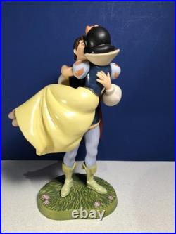 Disney WDCC A FAIRY TALE ENDING Snow White & Prince 4024300 withBox & COA