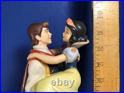 Disney WDCC A FAIRY TALE ENDING Snow White & Prince 4024300 withBox & COA
