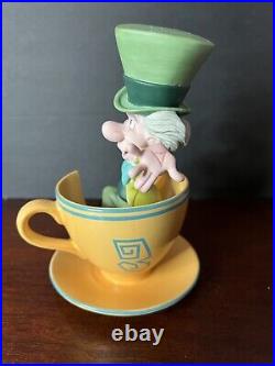 Disney WDCC Alice In Wonderland A Mad Hatter Whirl Tea Party Cup Figurine 566/75