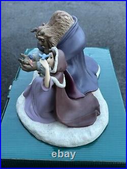 Disney WDCC BEAUTY & THE BEAST SHE DIDN'T SHUDDER AT MY PAW with Box & COA