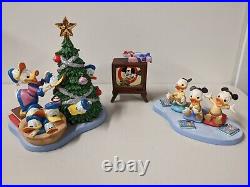 Disney WDCC Donald & Nephews withTV Holiday Hat Trick Figurine Set