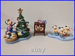 Disney WDCC Donald & Nephews withTV Holiday Hat Trick Figurine Set