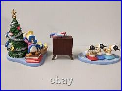 Disney WDCC Donald & Nephews withTV Holiday Hat Trick Figurine Set