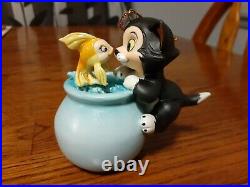 Disney WDCC Pinocchio Cleo Figaro Purrfect Kiss Ornament Collectible Figurine
