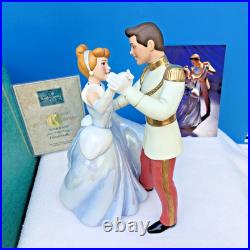 NIB DisneyWDCCCINDERELLA AND PRINCESO THIS IS LOVE 9 1/2 COA