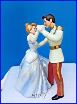 NIB DisneyWDCCCINDERELLA AND PRINCESO THIS IS LOVE 9 1/2 COA