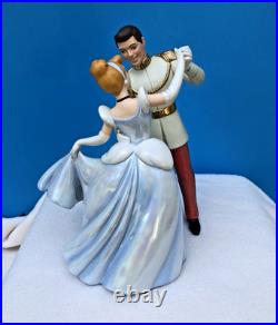 NIB DisneyWDCCCINDERELLA AND PRINCESO THIS IS LOVE 9 1/2 COA