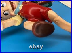 New Walt Disney Classics Collection Pinocchio Goodbye Father Figurine COA & Box New Walt Disney Classics Collection Pinocchio Goodbye Father Figurine COA & Box