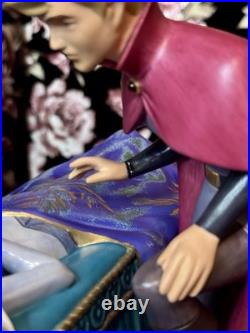 RARE WDCC Sleeping Beauty Love's First Kiss LE 783/1959 BOX/COA REPAIRED RARE WDCC Sleeping Beauty Love's First Kiss LE 783/1959 BOX/COA REPAIRED