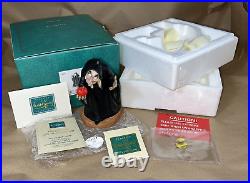 Snow White Witch Take The Apple Walt Disney Classics Collection Wdcc 7 Figure