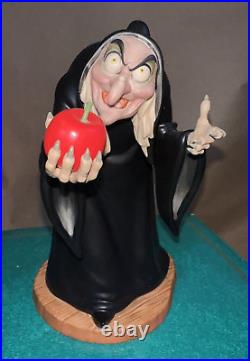 Snow White Witch Take The Apple Walt Disney Classics Collection Wdcc 7 Figure