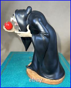 Snow White Witch Take The Apple Walt Disney Classics Collection Wdcc 7 Figure