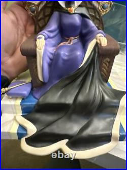 Very Rare Walt Disney Classics-Queen/Reine-New in Box, with COA #1212069 Very Rare Walt Disney Classics-Queen/Reine-New in Box, with COA #1212069