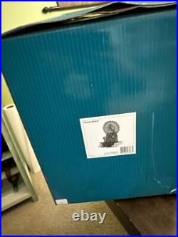 Very Rare Walt Disney Classics-Queen/Reine-New in Box, with COA #1212069