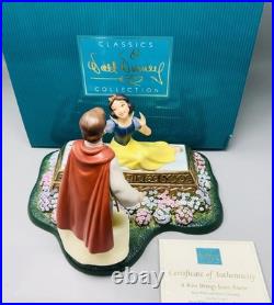 WDCC A Kiss Brings Love Anew Snow White & Prince Charming withBox & COA