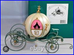 WDCC AN ELEGANT COACH FOR CINDERELLA Enchanted Places Figurine WDCC AN ELEGANT COACH FOR CINDERELLA Enchanted Places Figurine