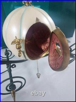 WDCC AN ELEGANT COACH FOR CINDERELLA Enchanted Places Figurine WDCC AN ELEGANT COACH FOR CINDERELLA Enchanted Places Figurine