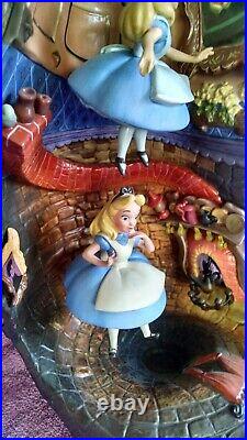 WDCC Alice & Dinah Down the Rabbit Hole from Alice in Wonderland COA LE