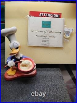 WDCC CHEF DONALD Something's Cooking LE 1908/5000 withCOA Box & Pin RARE 60th Anni WDCC CHEF DONALD Something's Cooking LE 1908/5000 withCOA Box & Pin RARE 60th Anni