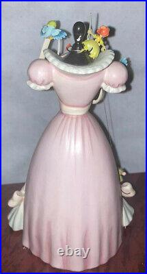 WDCC Cinderella A Lovely Dress for Cinderelly Limited Edition 2,092/5,000