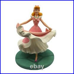 WDCC Cinderella Isn't It Lovely Do You Like It Disney Limited to 1500 NIB