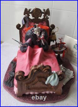 WDCC Cruella It's that De Vil Woman! 101 Dalmatians LE #551 COA