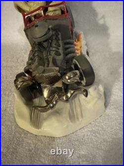 WDCC De Vil On Wheels #169/500 101 Dalmatians Villain Cruella De Vil WDCC De Vil On Wheels #169/500 101 Dalmatians Villain Cruella De Vil