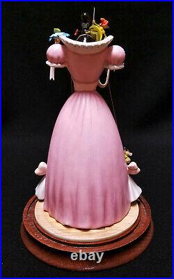 WDCC Disney Cinderella A LOVELY DRESS FOR CINDERELLY + Base GLASS DOME 2848/5000