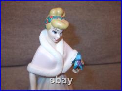 WDCC Disney Cinderella The Gift of Kindness Box & COA Holiday Princess Series