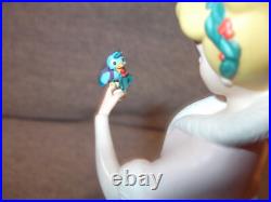 WDCC Disney Cinderella The Gift of Kindness Box & COA Holiday Princess Series