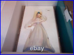 WDCC Disney Cinderella The Gift of Kindness Box & COA Holiday Princess Series
