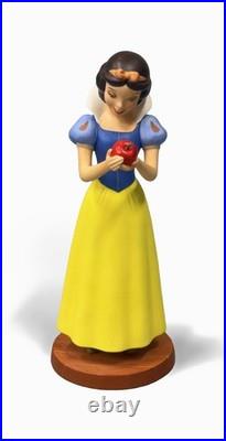WDCC Disney Classics Collection Sweet Temptation Snow White Figurine 2009 CoA
