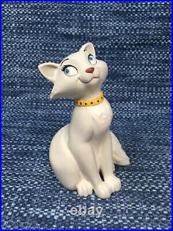WDCC Disney Classics Duchess Fetching Feline Aristocats Figurine in Box with COA