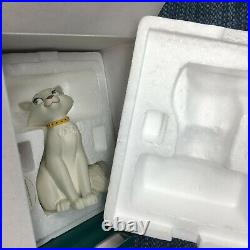 WDCC Disney Classics Duchess Fetching Feline Aristocats Figurine in Box with COA