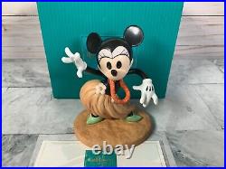 WDCC Disney Classics Figurine Hawaiian Holiday Swaying Sweetheart Minnie Mouse