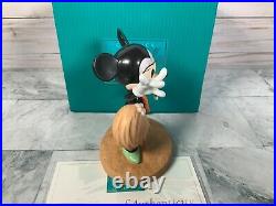 WDCC Disney Classics Figurine Hawaiian Holiday Swaying Sweetheart Minnie Mouse