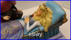 WDCC Disney Love's First Kiss Aurora Phillip Sleeping Beauty statue 317/1959
