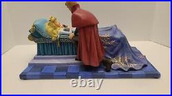 WDCC Disney Love's First Kiss Aurora Phillip Sleeping Beauty statue 317/1959
