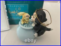 WDCC Disney Purrfect Kiss Figaro & Cleo ornament from Pinocchio
