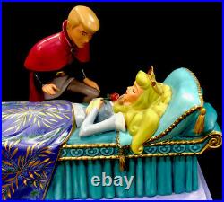 WDCC Disney Sleeping Beauty Loves First Kiss Princess Aurora And Prince Philip