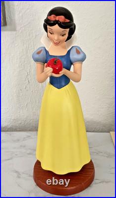 WDCC Disney Snow White Sweet Temptation Porcelain Figurine with Box + COA 4011632