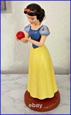WDCC Disney Snow White Sweet Temptation Porcelain Figurine with Box + COA 4011632