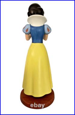 WDCC Disney Snow White Sweet Temptation Porcelain Figurine with Box + COA 4011632
